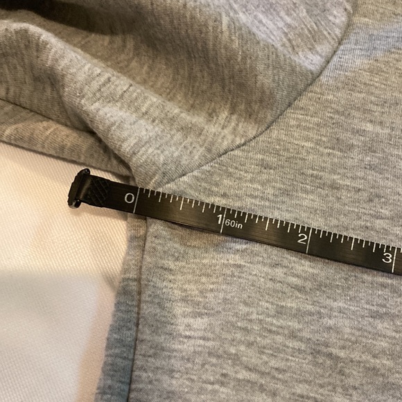 Super soft gray fluted sleeve top size M - Picture 5 of 6